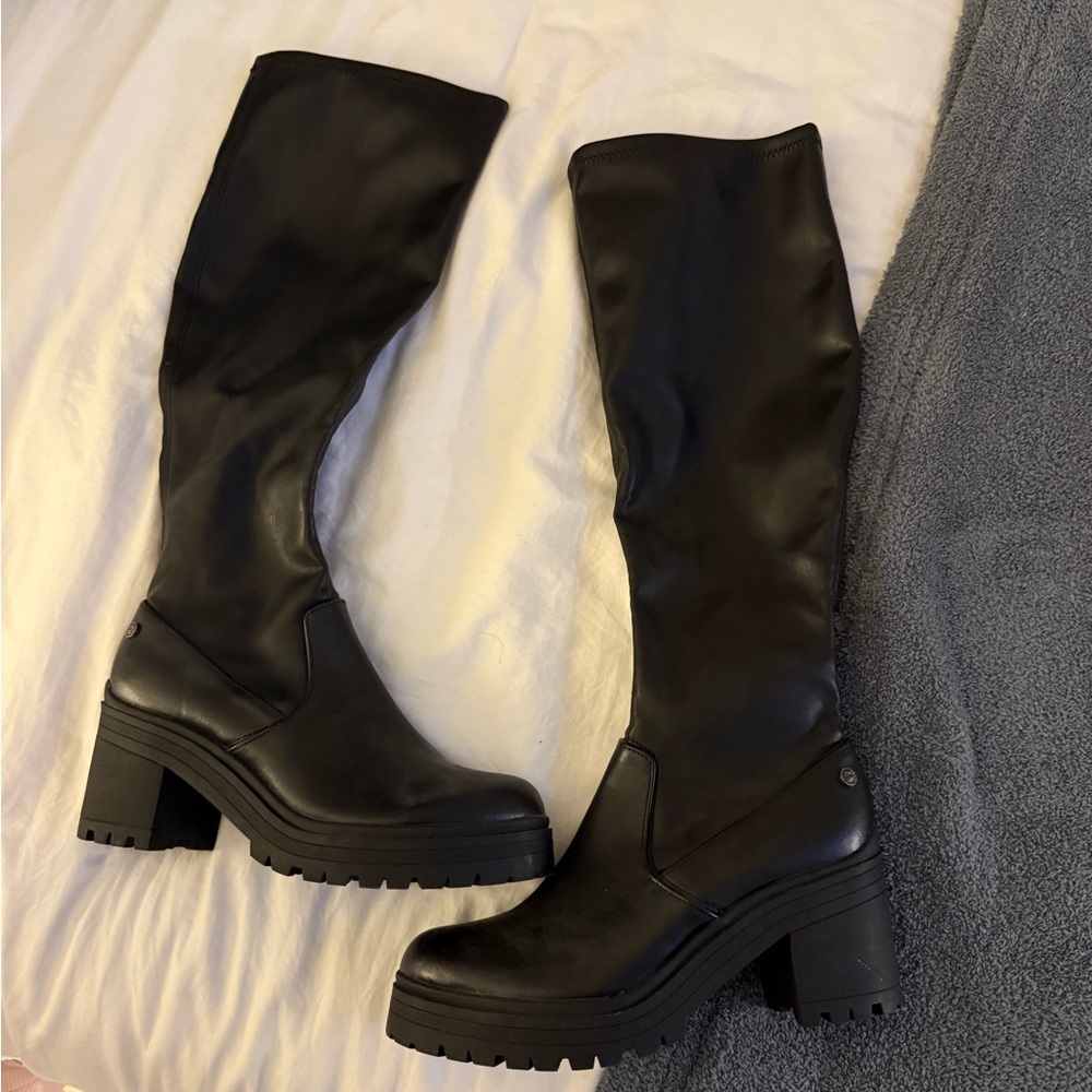 Elegant Black Over the Knee Boots